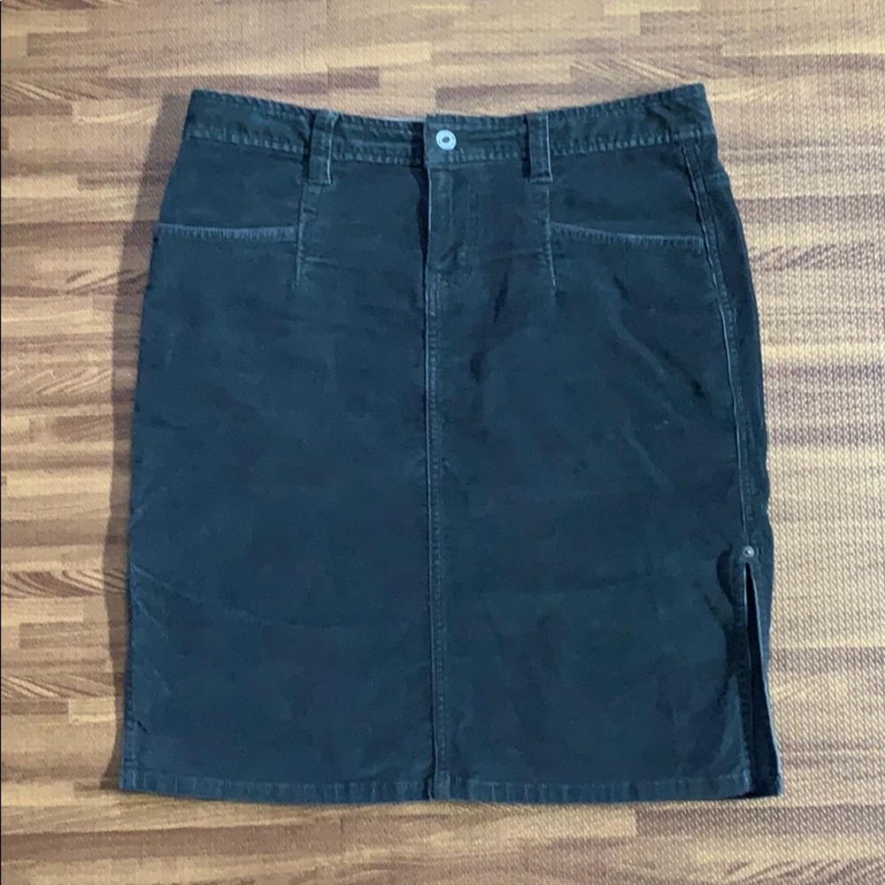 The North Face corduroy gray skirt SMALL